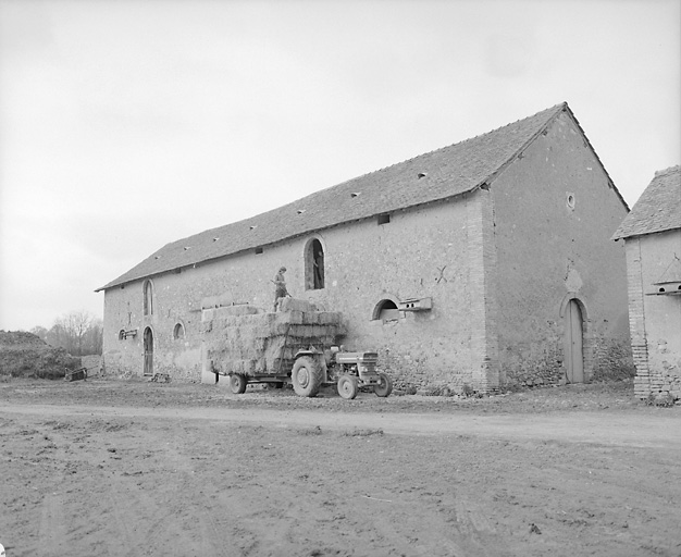 Remise : élévations droite et postérieure.