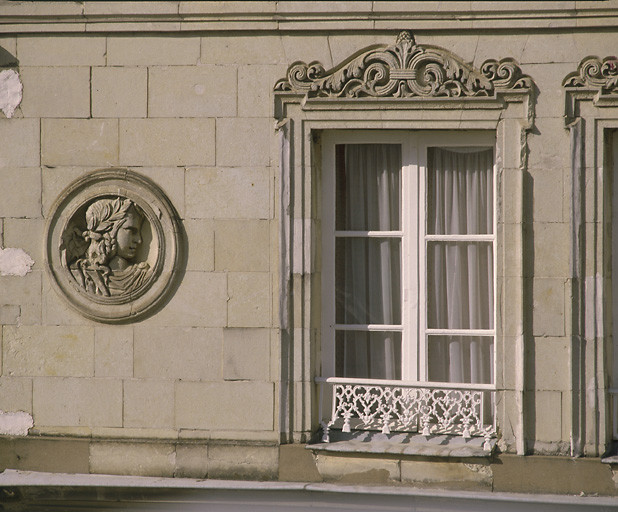 Rue Michel-Vielle, n° 2, élévation antérieure (détail) : partie gauche du deuxième étage.