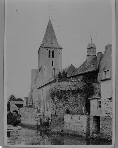 Clocher, vue depuis le nord.