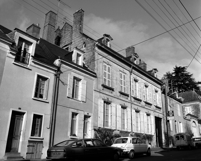 Hôtel, actuellement maison