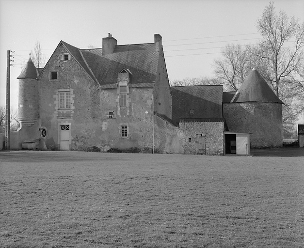 Logis : élévation antérieure.