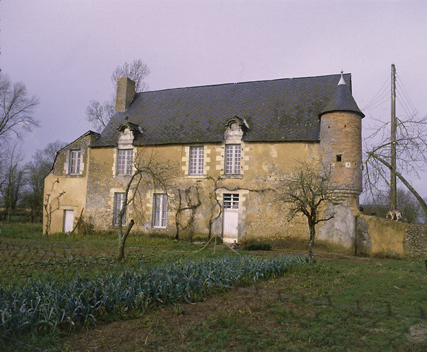 Logis : élévation gauche.