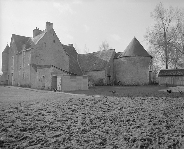 Logis : élévations antérieure et droite.