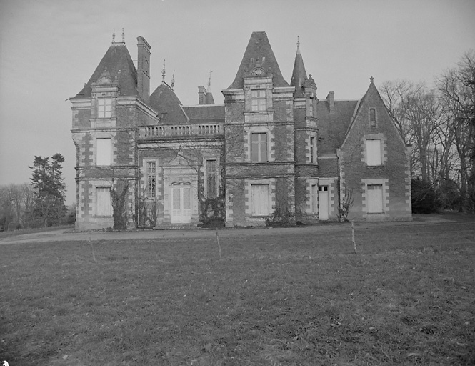 Logis : élévation antérieure.