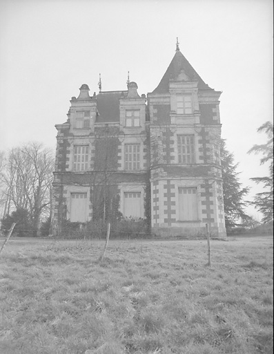 Logis : élévation gauche.