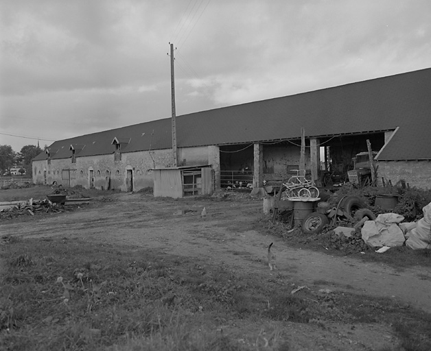 Ferme, actuellement dépendance agricole
