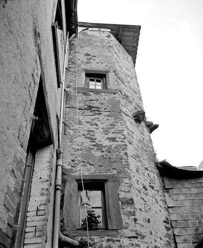 Face droite de la tourelle d'escalier