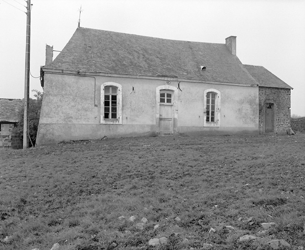 Logis : élévation antérieure.