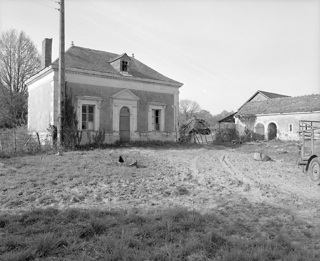 La Cessière. Logis : élévations latérale gauche et antérieure.