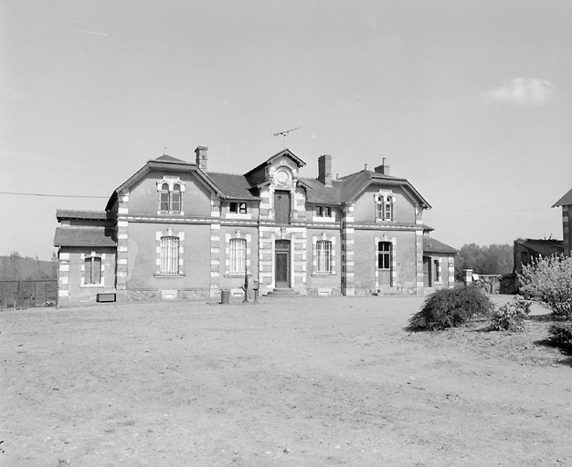 Logis : élévation antérieure.
