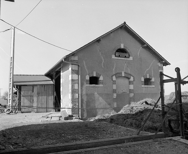 Remise-aire à battre : élévation droite.