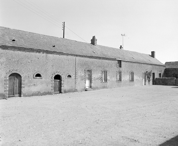 La Mènerie. Logis-étable : élévation antérieure.