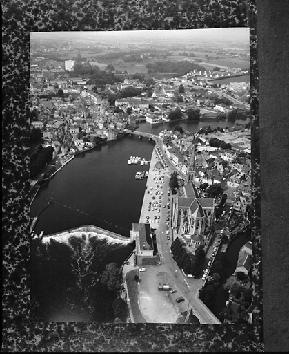 Vue aérienne depuis le sud.