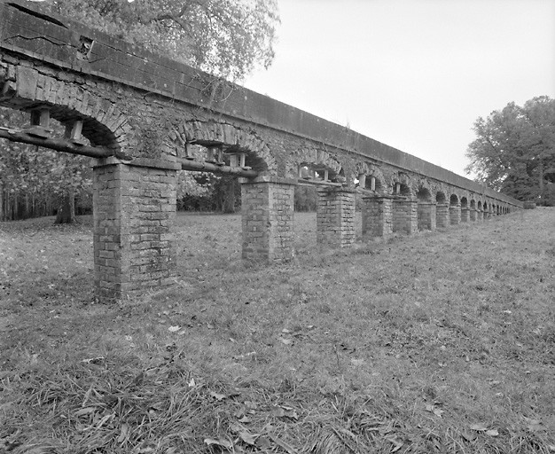 Aqueduc de la noria, élévation est.