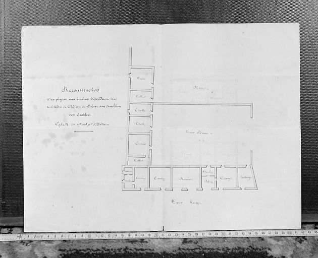 'Reconstruction d'un pignon aux écuries des servitudes du Château de Dobert avec démolition des étables'.