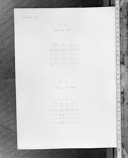 Projet de remaniement : 'Façade de l'est. Façade de l'ouest'.