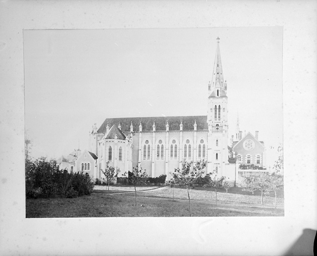 Eglise abbatiale, élévation gauche.