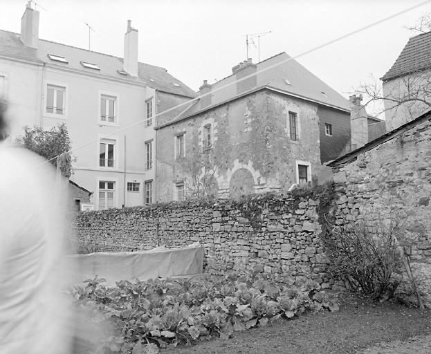 Bâtiment conventuel, corps nord en retour d'équerre : élévations droite et postérieure.