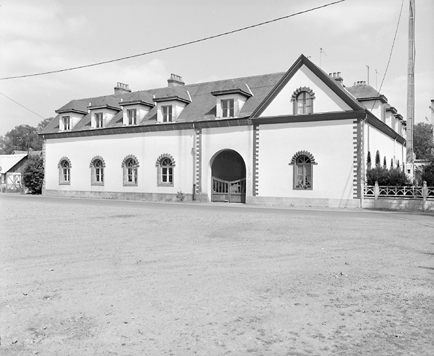 Ecuries et logement, élévation antérieure.