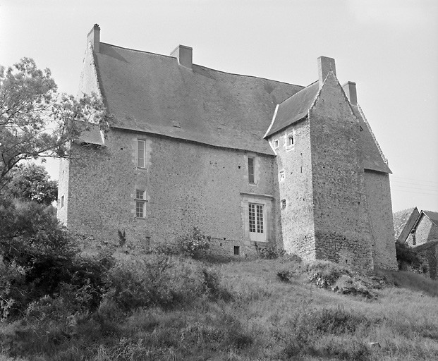 Elévations droite et postérieure.