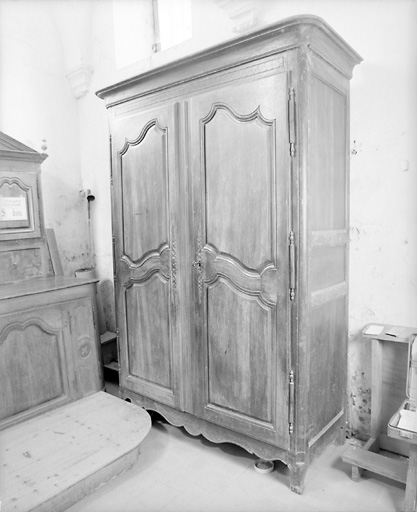 Armoire de sacristie