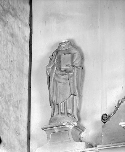 Statue : saint ecclésiastique