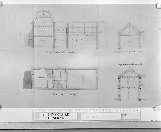 Plan de l'étage-carré et coupes avant remaniement.