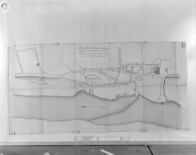 'Plan de Parcé et Projet du passage du grand chemin de Malicorne à Sablé par ledt Bourg levé géométriquement par ordre de Mr le Cte de la Galissonnière'.