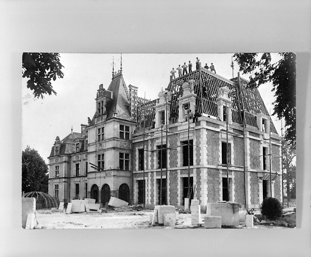 Logis en reconstruction, élévations antérieure et droite.
