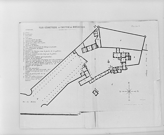 'plan géométrique du chasteau de Bois-Dauphin', d'après un plan du début du XVIIIe siècle.