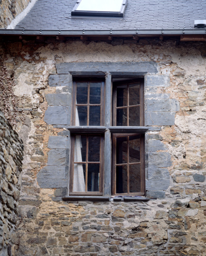 5 rue Basse, croisée sur l'élévation postérieure.