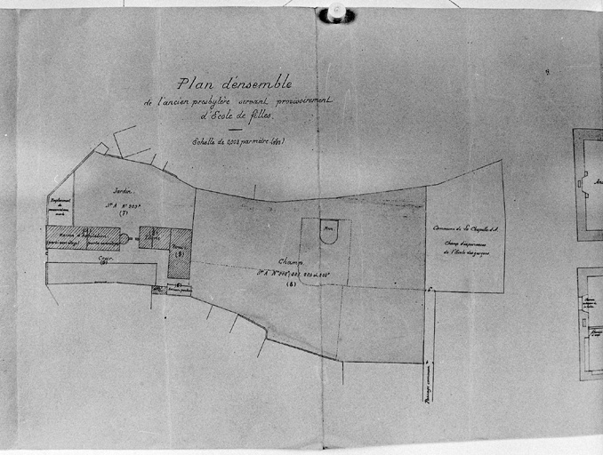 'Plan d'ensemble de l'ancien presbytère servant provisoirement d'école de filles', plan de masse.