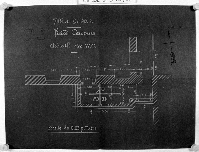 'Vieille caserne, détail des w.c.'.