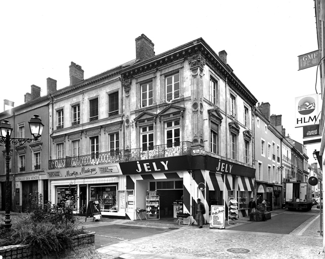 La place du Marché-au-Blé.