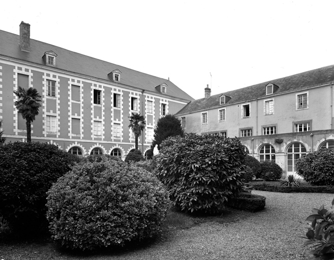 Le cloître vers le nord-est.