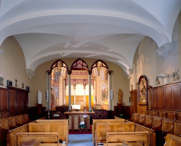 Chapelle, choeur des religieuses vers le maître-autel.