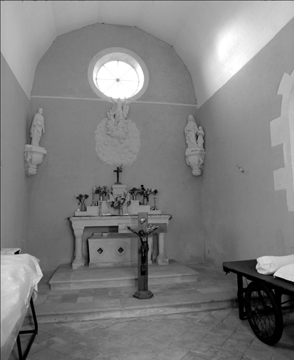 Chapelle du cimetière, le choeur.