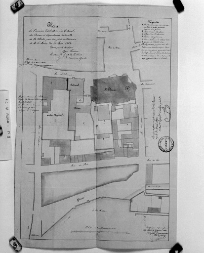 'Plan de l'ancien hôtel-Dieu, du tribunal, des prisons et dépendances de la ville de La Flèche'.