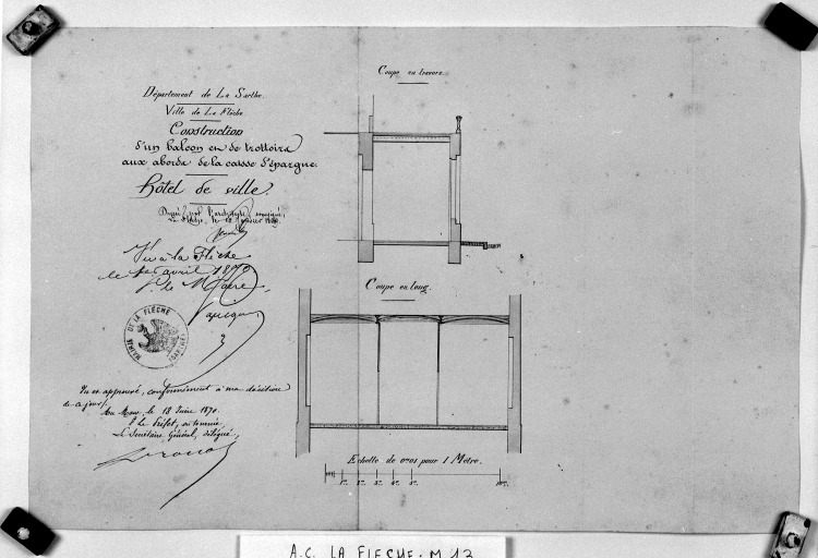 'Construction et placement d'un balcon et de trottoirs aux abords de la caisse d'épargne'.