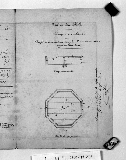 Projet d'un aménagement de sol en ciment au kiosque à musique, plan et coupe.