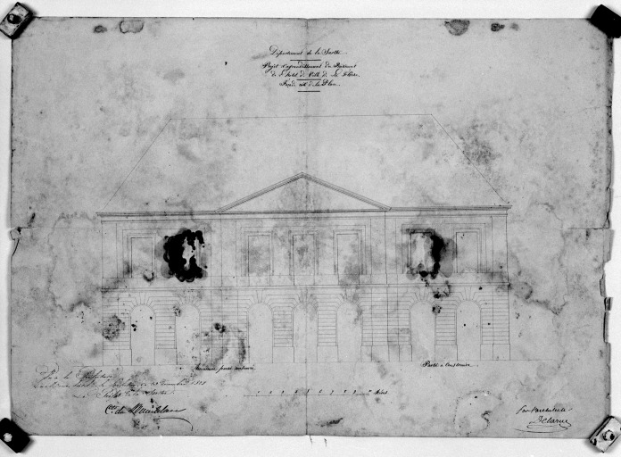 'Projet d'agrandissement du Bâtiment de l'hôtel de ville de La Flèche. Façade coté de la place.