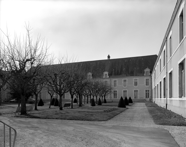 Elévation est du corps prolongeant l'aile orientale du cloître.