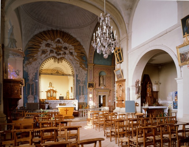 Chapelle, le choeur depuis la nef des fidèles.