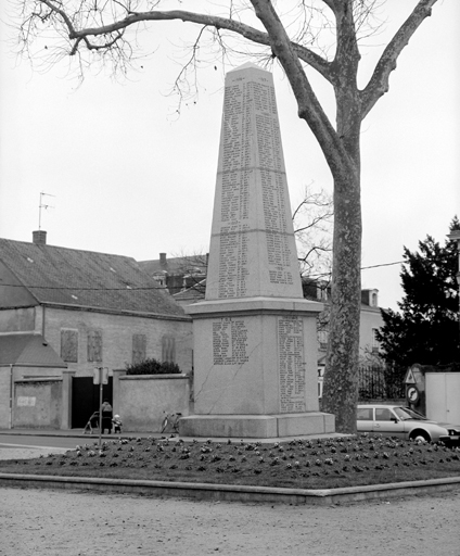 Le monument aux Morts.