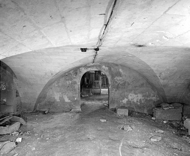 Voûte du sous-sol dans l'angle nord-ouest du cloître.