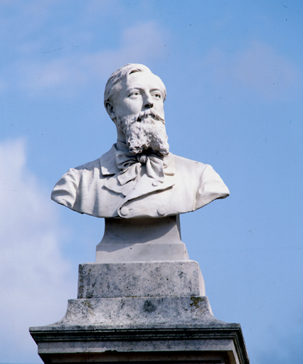 Buste sur piédouche : Léo Delibes