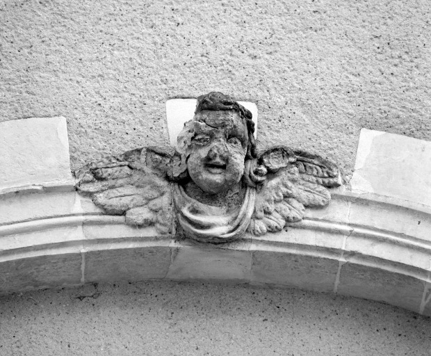 Masacron sur l'aile méridonale du cloître.