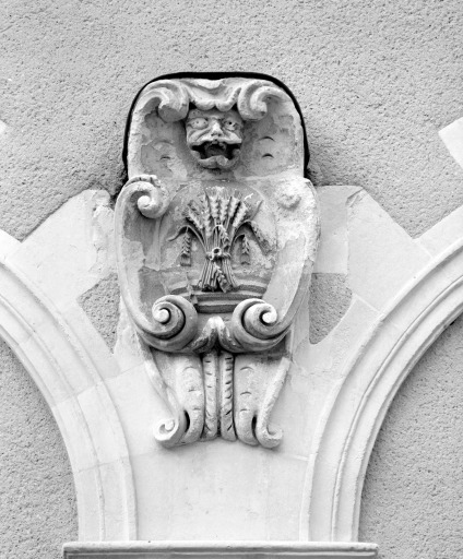 5ème relief sur l'aile nord du cloître.