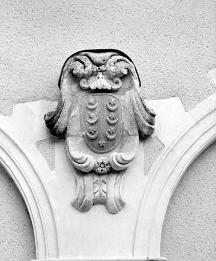 1er relief sur l'aile orientale du cloître.