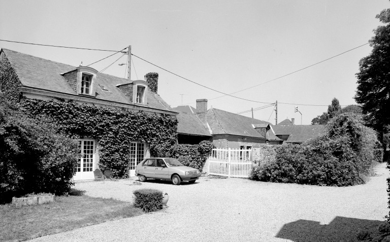 Elévation antérieure des communs, partie droite.